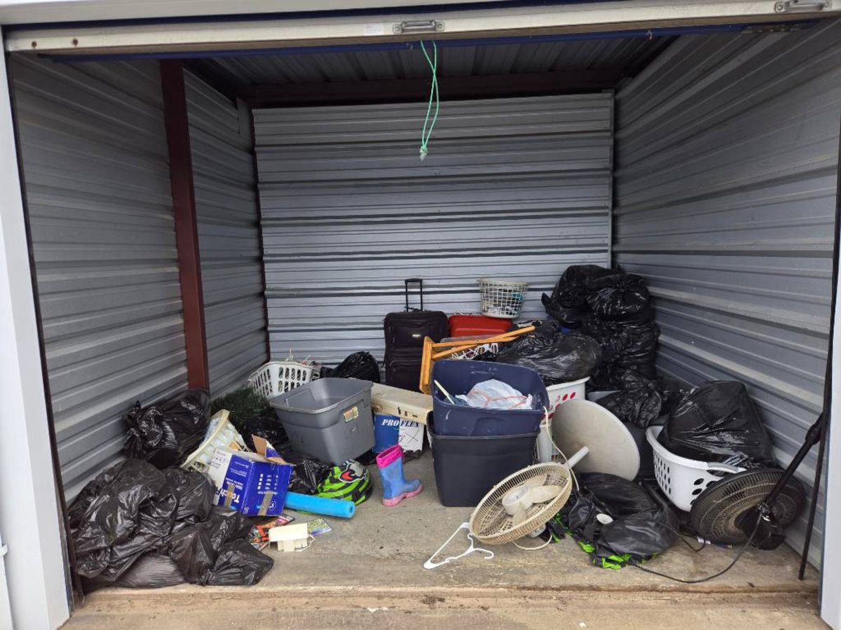 10 x 10 storage unit in Rogers, AR