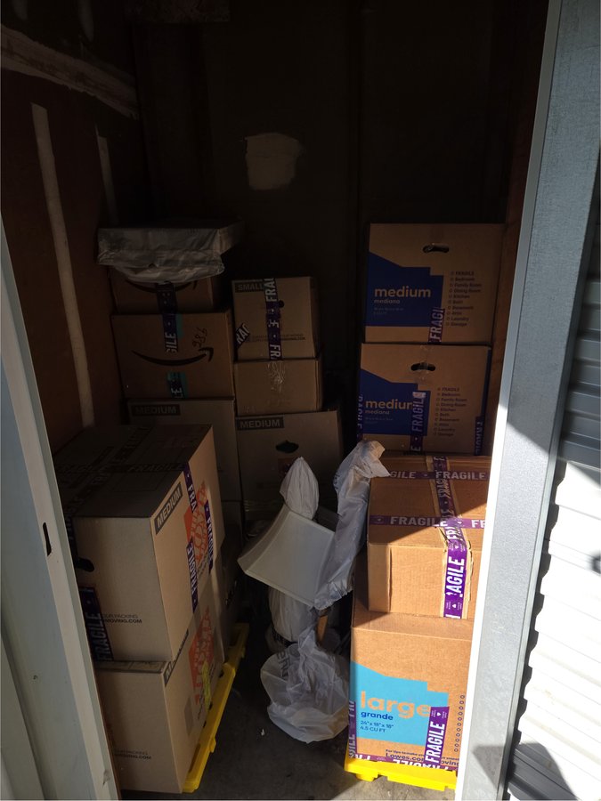 5 x 5 storage unit in Wilmington, CA