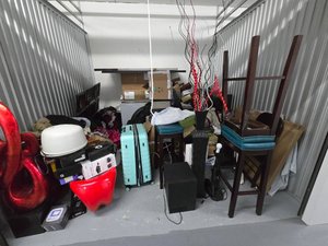 10 x 10 unit in Tampa
