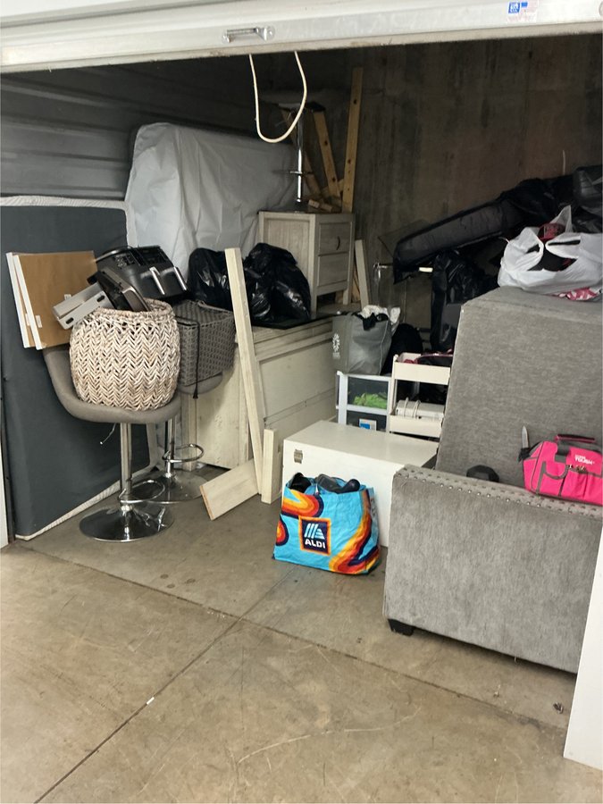 10 x 10 storage unit in Alpharetta, GA