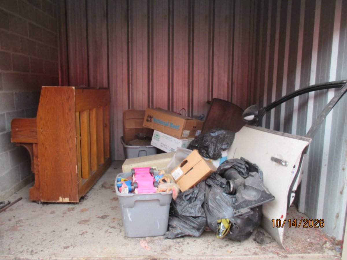 10 x 10 storage unit in East Peoria, IL