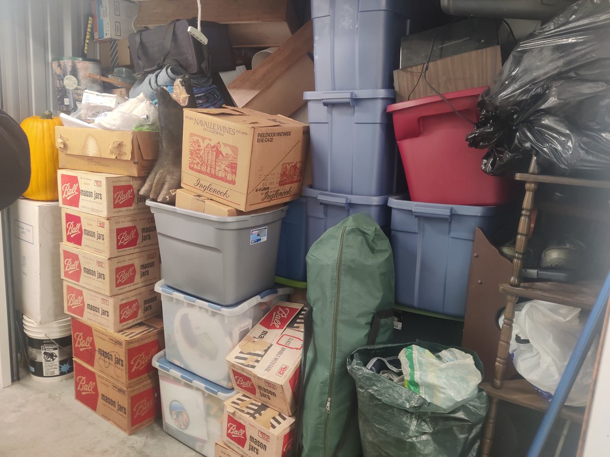 10 x 10 storage unit in Baltimore, MD