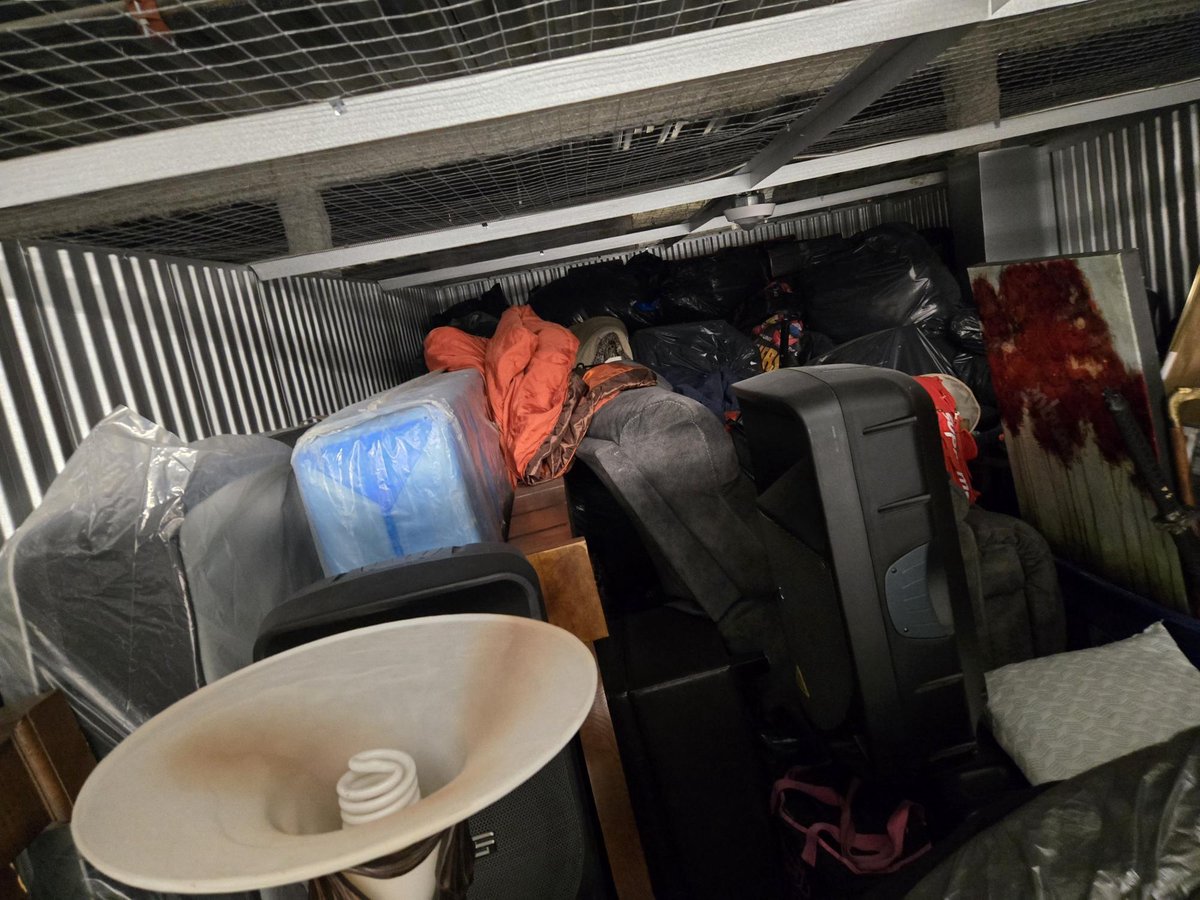 10 x 20 storage unit in Staten Island, NY