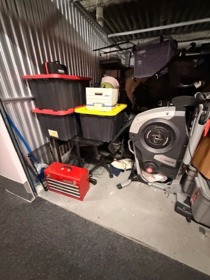 10 x 20 storage unit in Arlington, VA