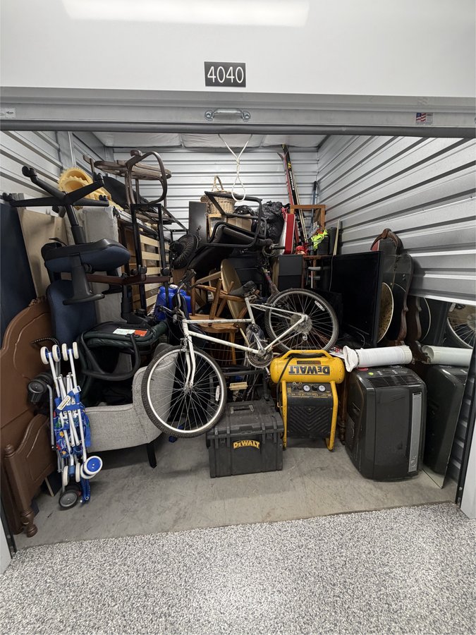 10 x 10 storage unit in Newberg, OR