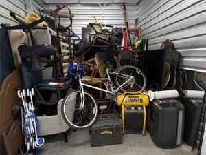 10 x 10 storage unit in Newberg, OR