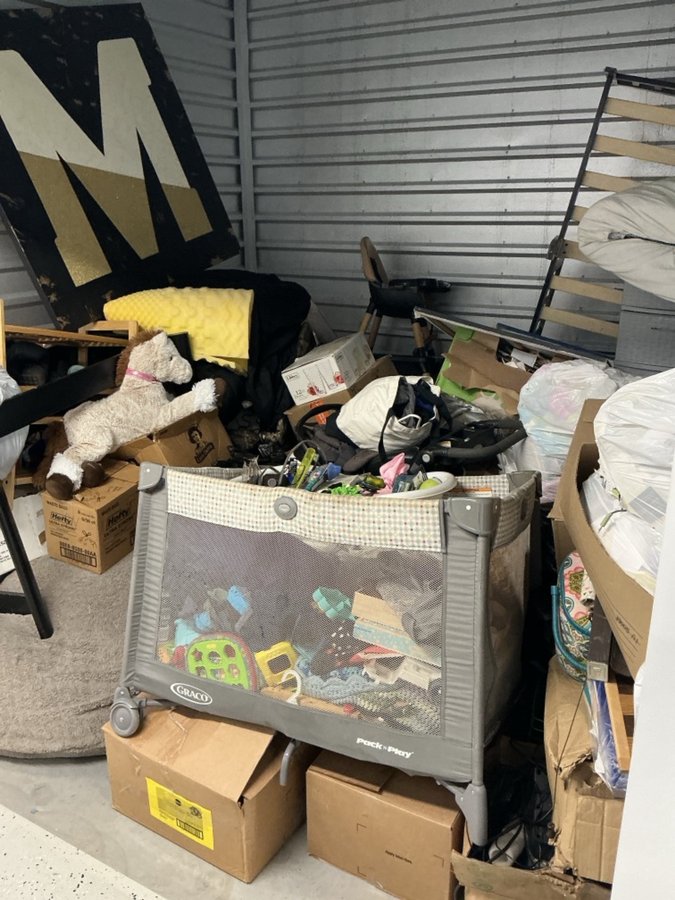 10 x 10 storage unit in Harrisburg, PA