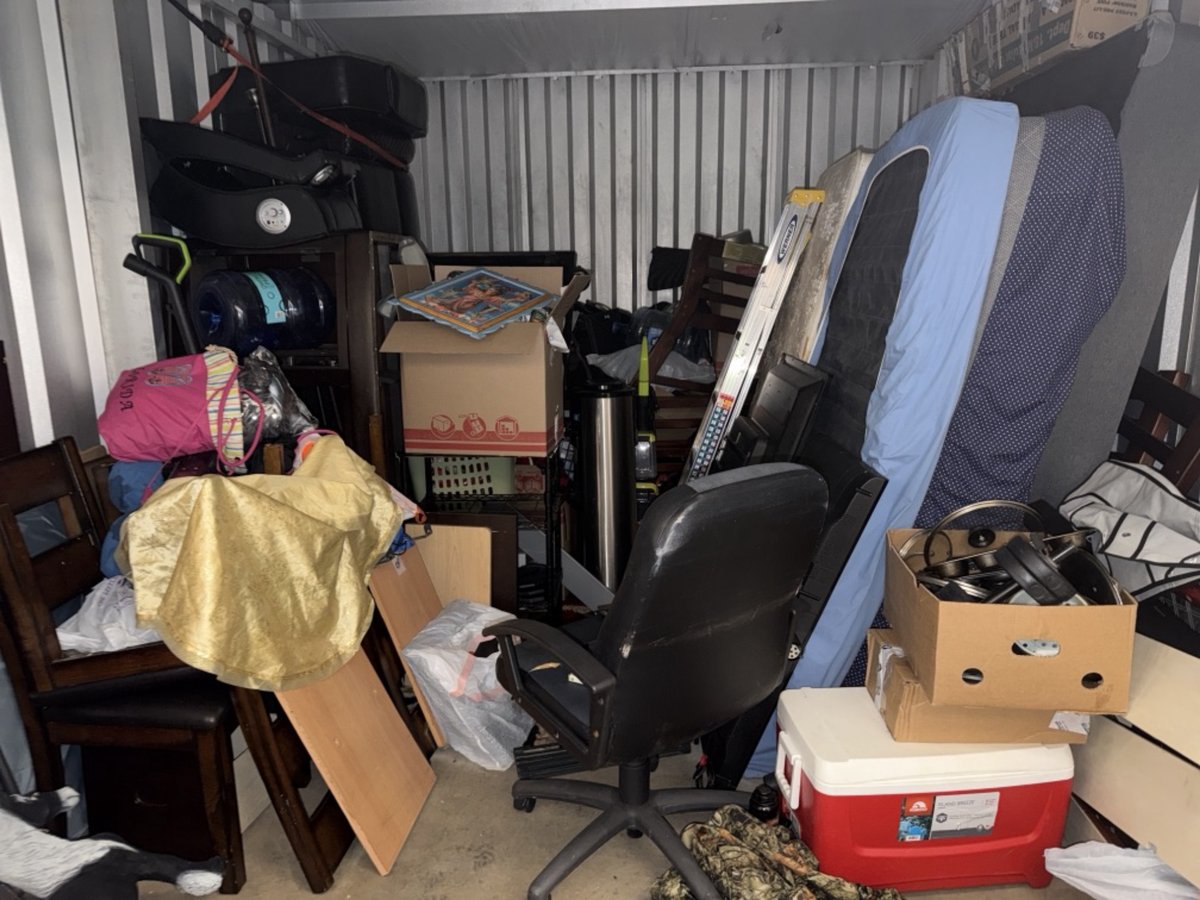 10 x 15 storage unit in Stafford, VA
