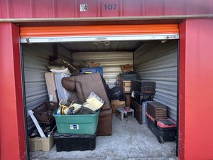 10 x 10 storage unit in Albertville, AL