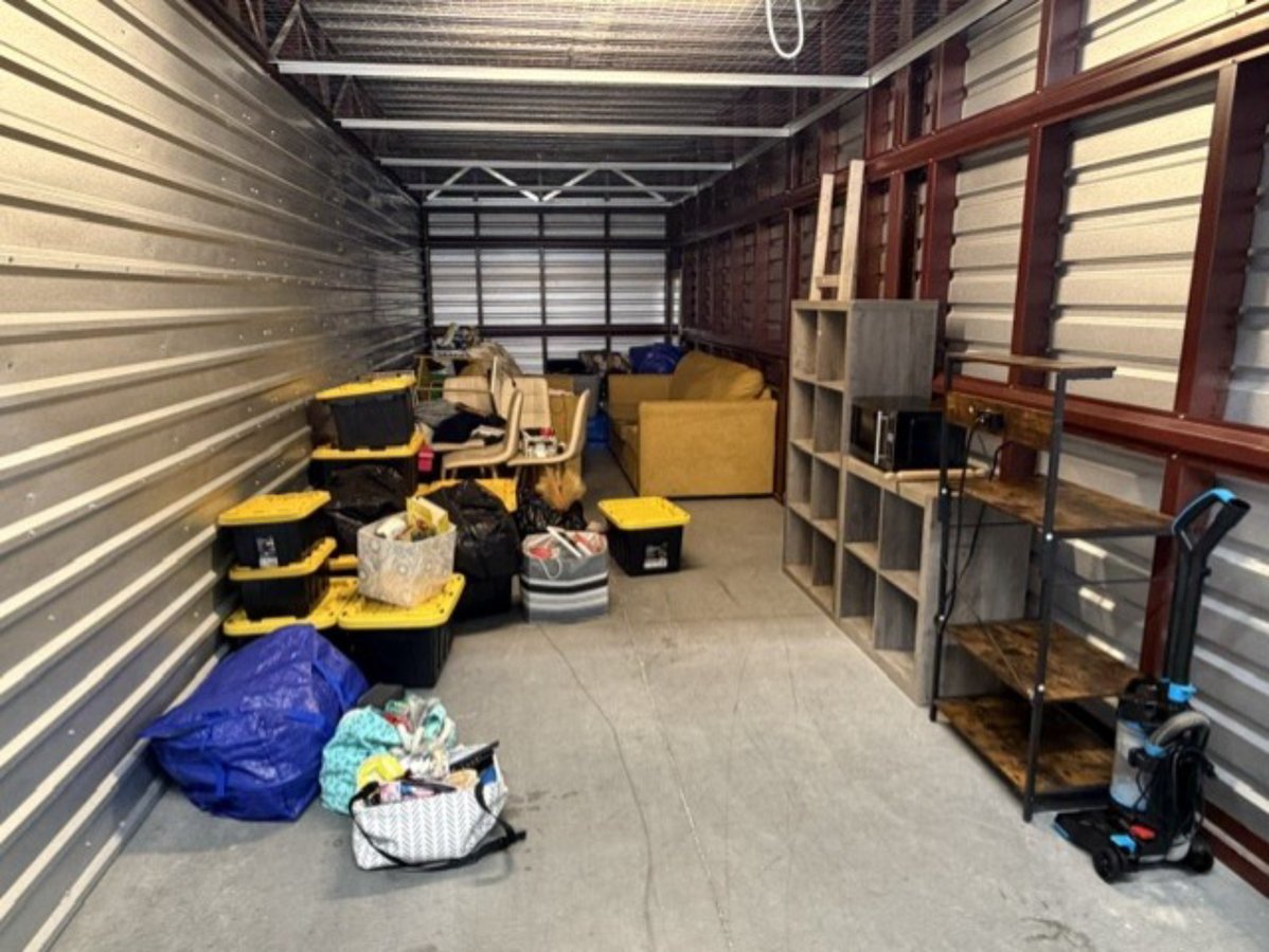 10 x 30 storage unit in Lithia Springs, GA