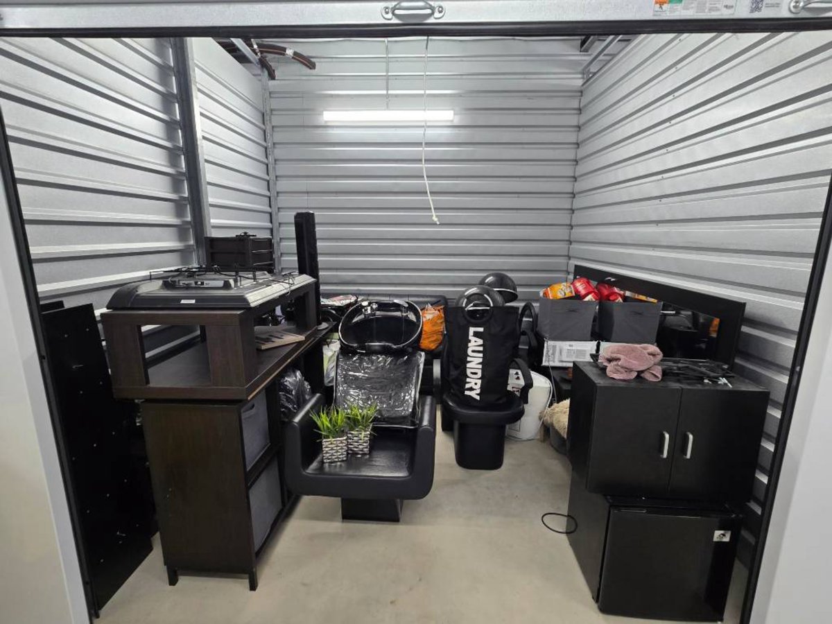10 x 10 storage unit in Sugar Land, TX