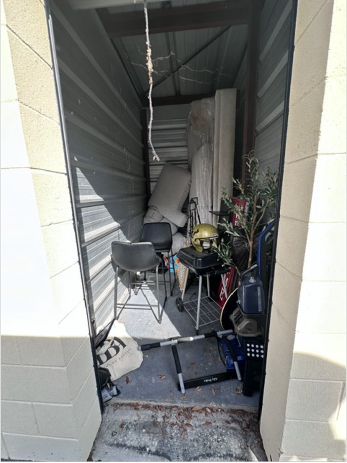 5 x 10 storage unit in Tampa, FL