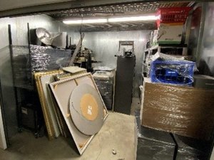 10 x 10 storage unit in Costa Mesa, CA