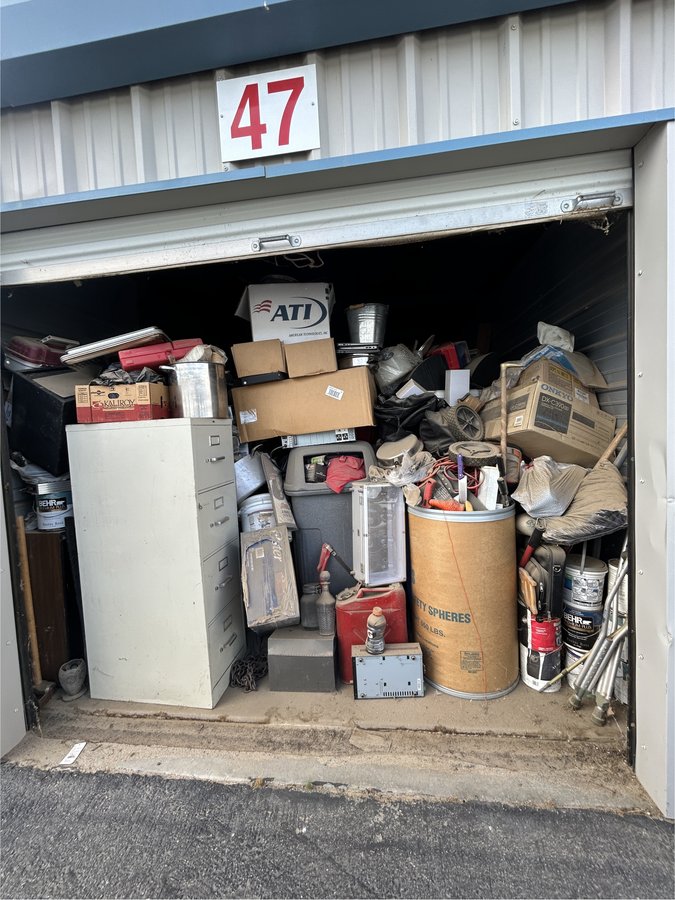 10 x 30 storage unit in Victorville, CA