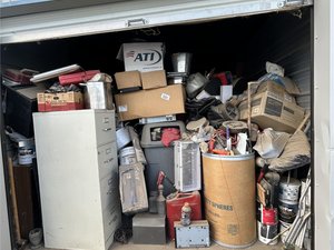 10 x 30 storage unit in Victorville, CA