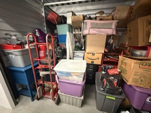 10 x 18 storage unit in Lithia Springs, GA