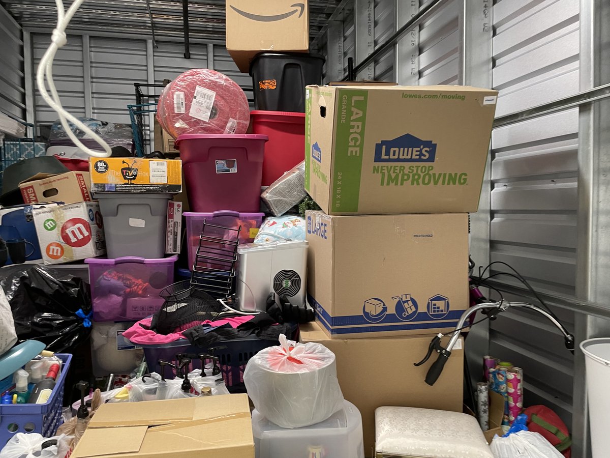 10 x 15 storage unit in Phoenix, AZ