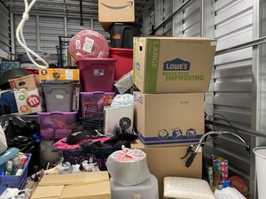 10 x 15 storage unit in Phoenix, AZ