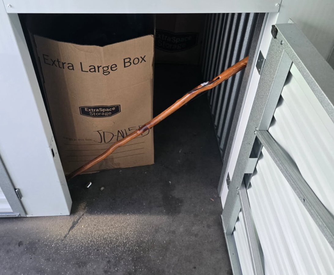 3 x 5 storage unit in Hawthorne, CA