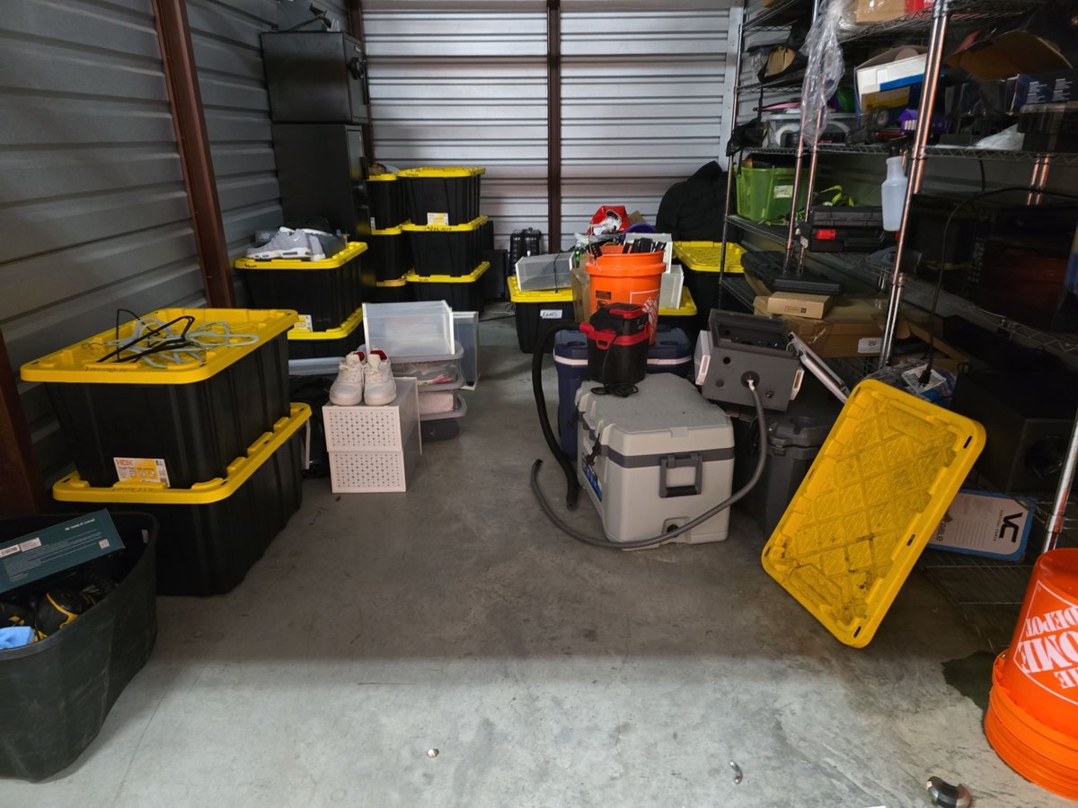 10 x 20 storage unit in Harvey, LA