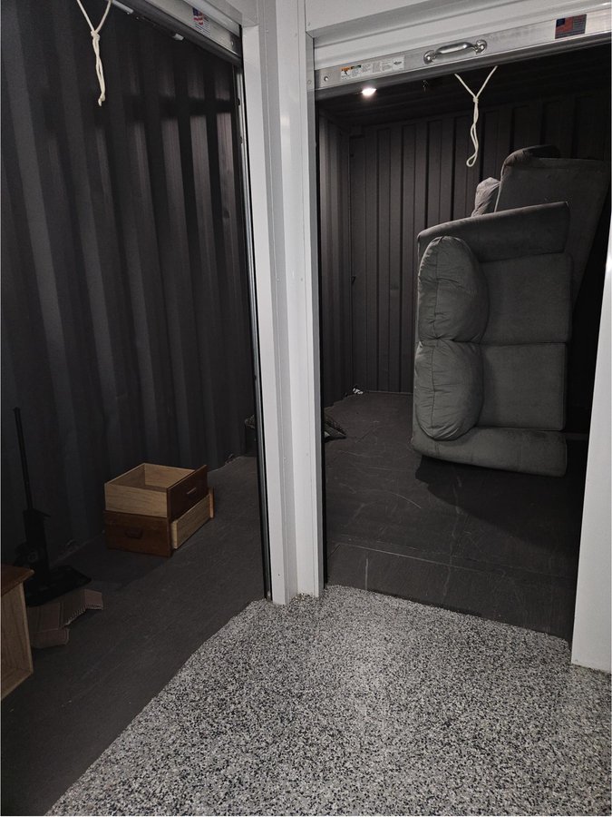 10 x 12 storage unit in Nottingham, MD