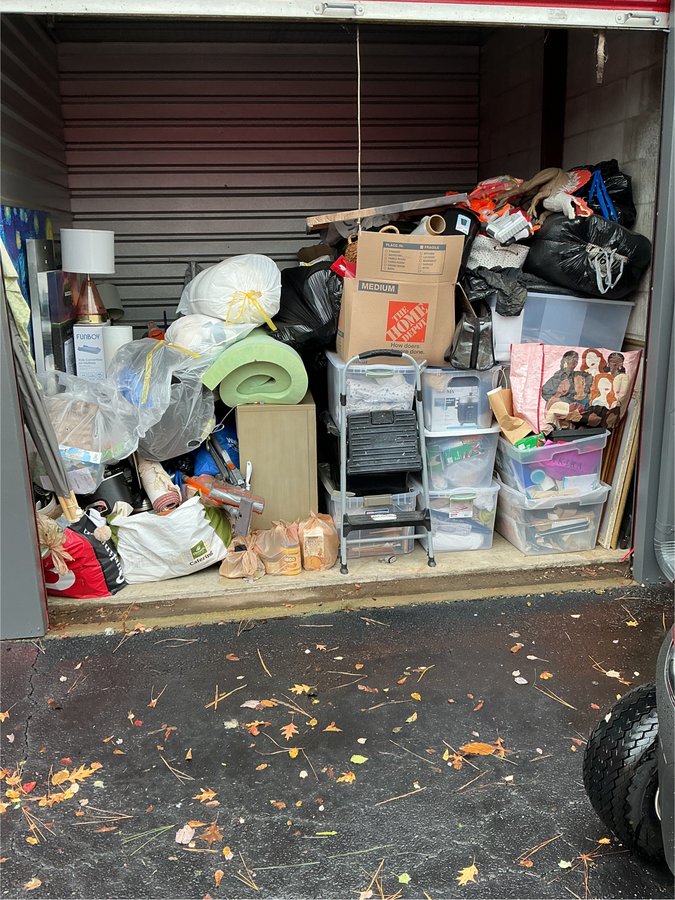 10 x 10 storage unit in Alpharetta, GA