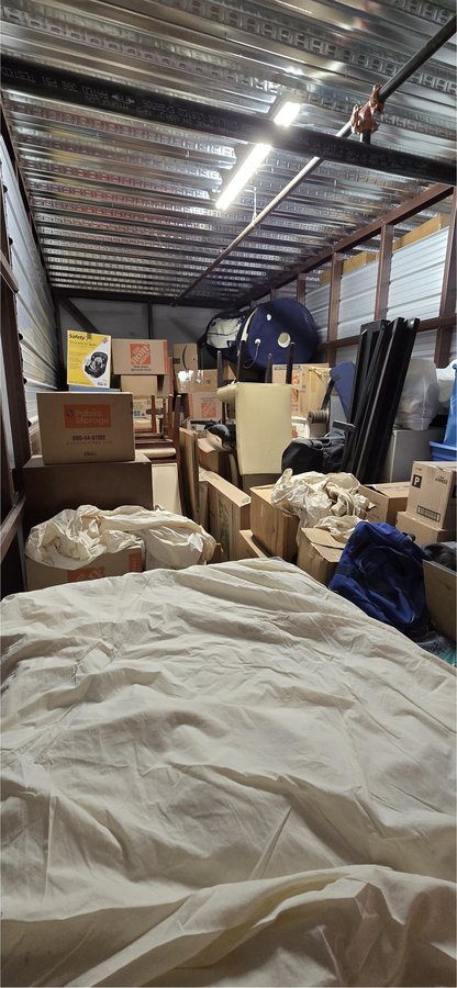 10 x 25 storage unit in Miami, FL