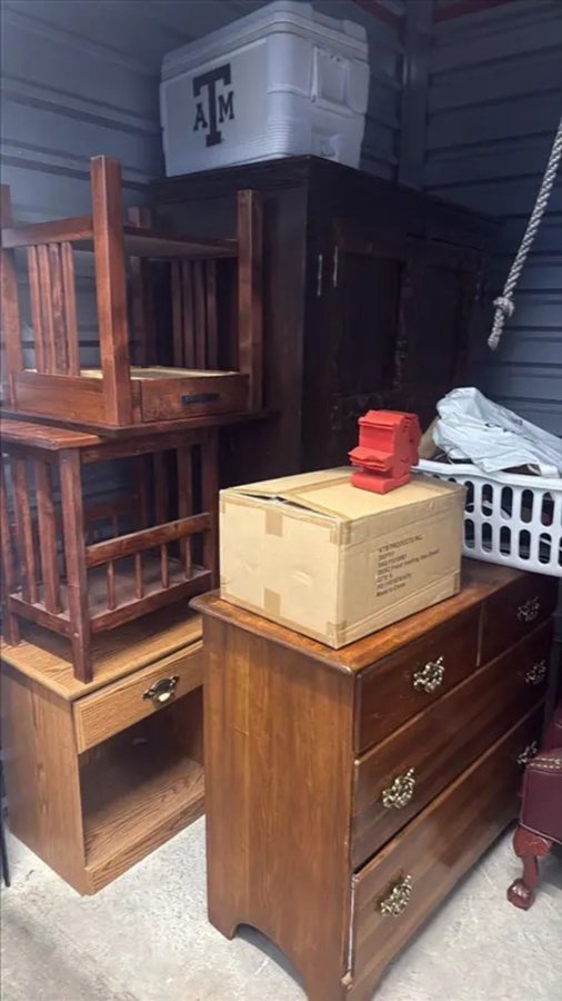 10 x 10 storage unit in Orange, CA