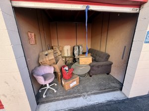 10 x 10 storage unit in Riverside, CA