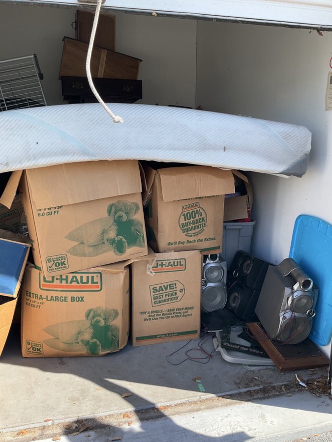 10 x 10 storage unit in Saint Petersburg, FL