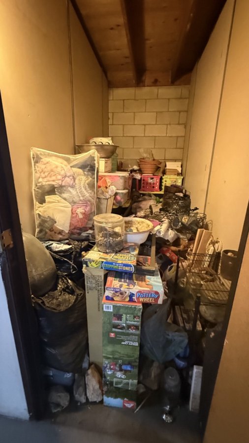 5 x 10 storage unit in Riverside, CA