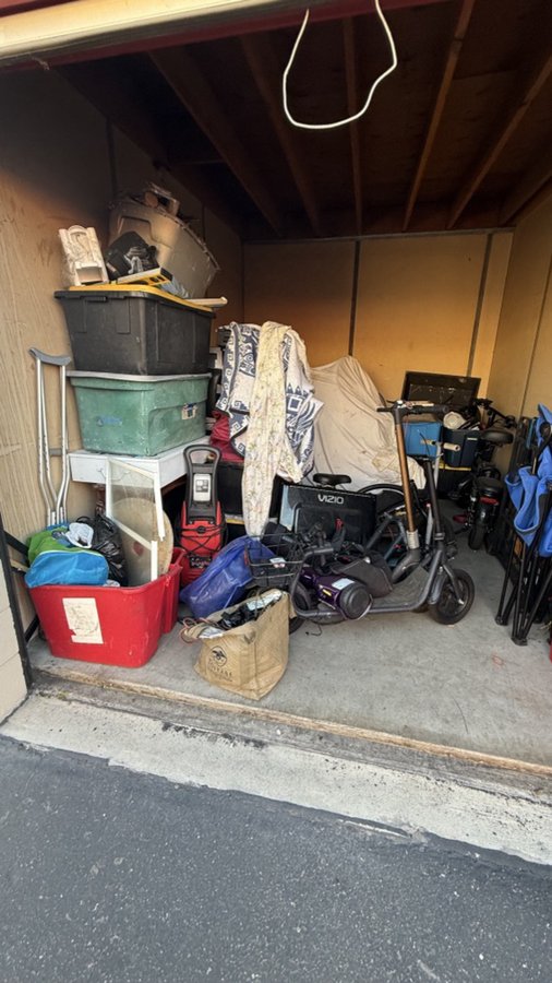 10 x 10 storage unit in Riverside, CA