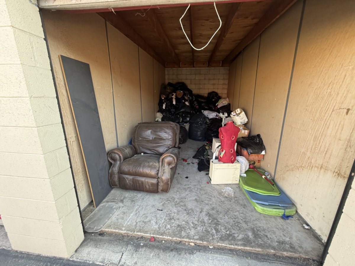 10 x 20 storage unit in Riverside, CA