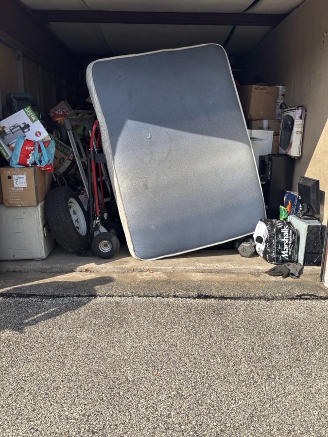 10 x 15 storage unit in Willow Grove, PA
