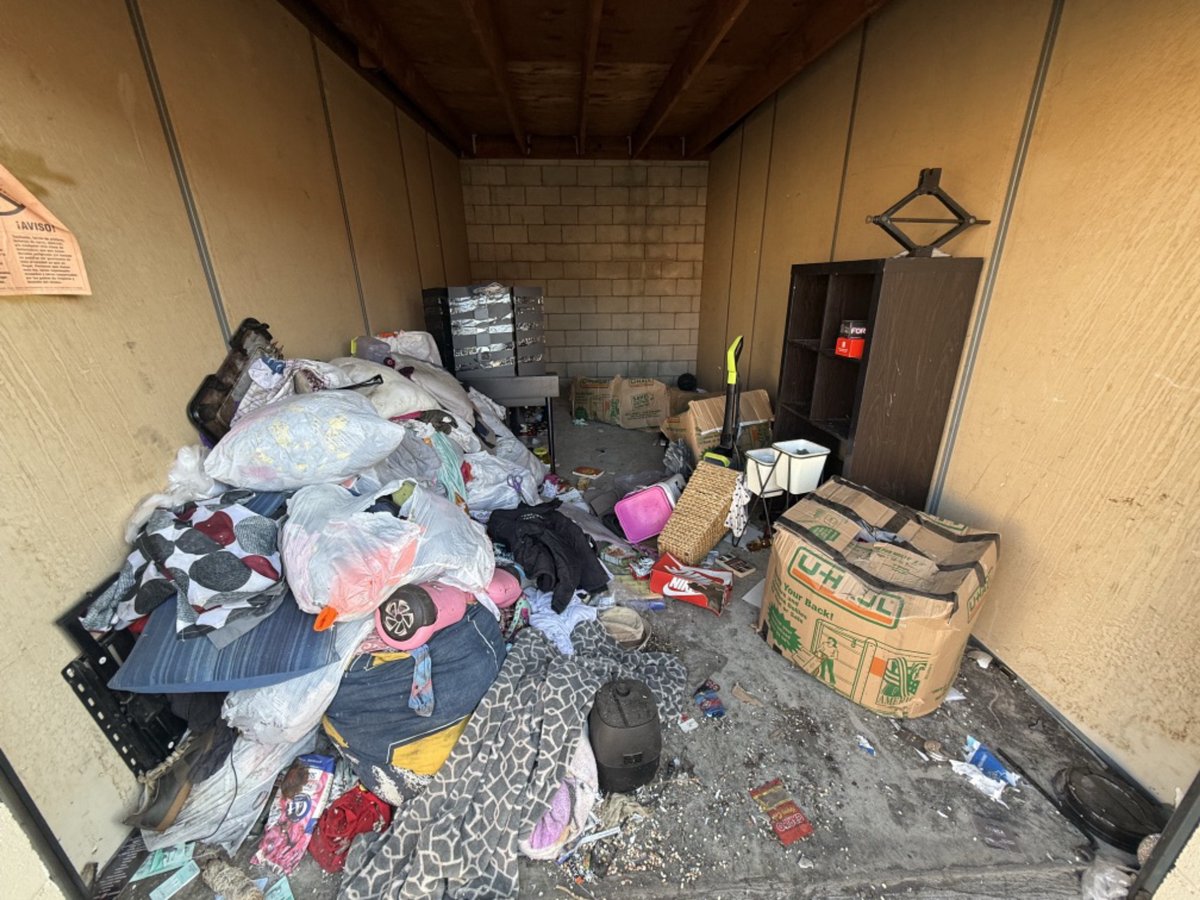 10 x 20 storage unit in Riverside, CA