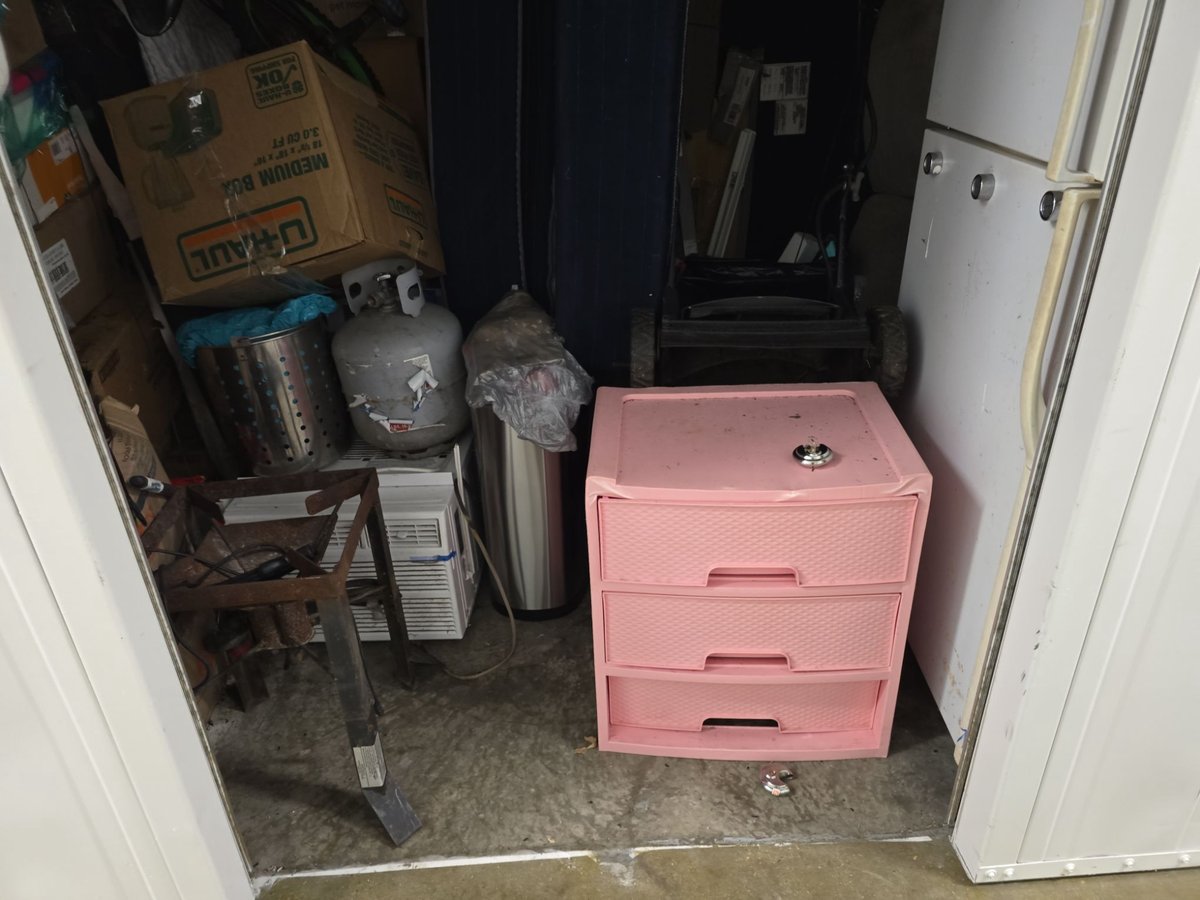 10 x 10 storage unit in Gretna, LA