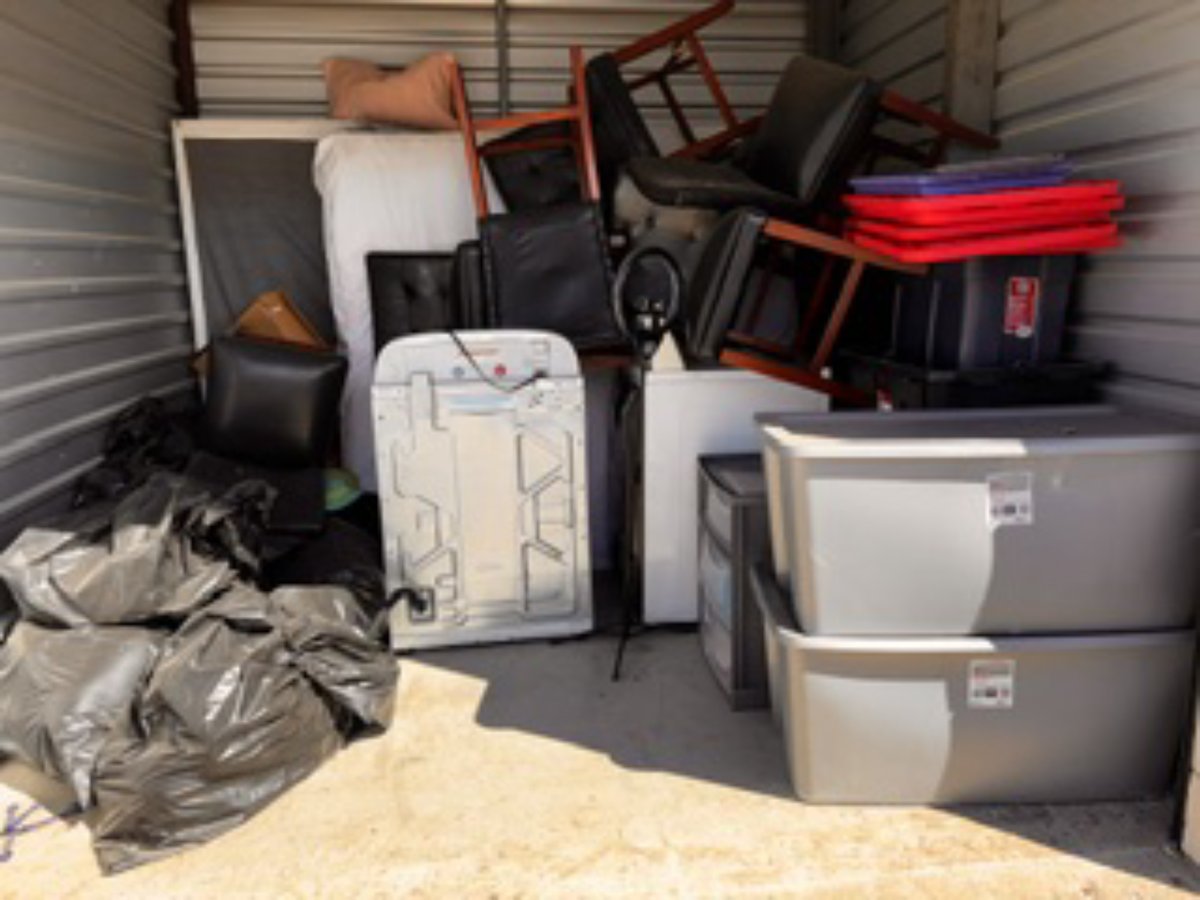 10 x 10 storage unit in Dallas, TX