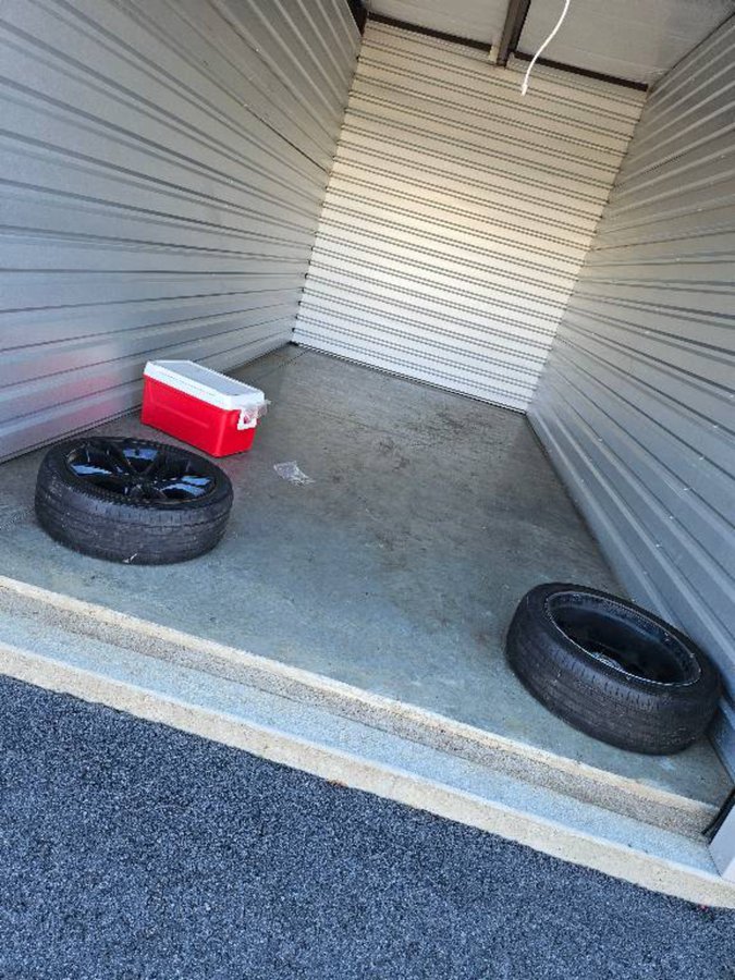 10 x 20 storage unit in Byron, GA