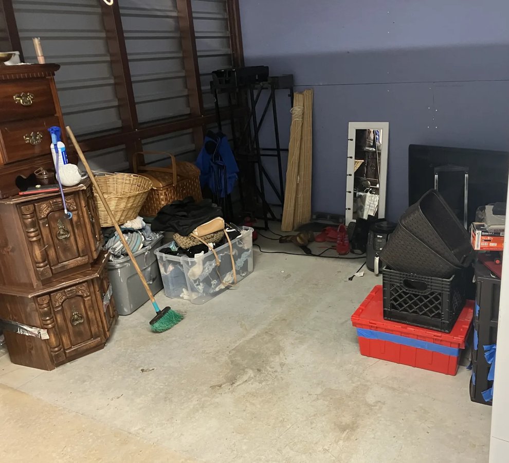 10 x 10 storage unit in Kennesaw, GA