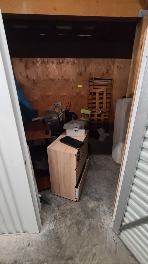 10 x 15 storage unit in Shoreline, WA
