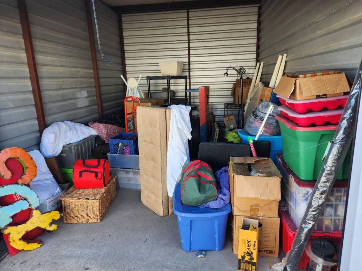 10 x 15 storage unit in Alvin, TX