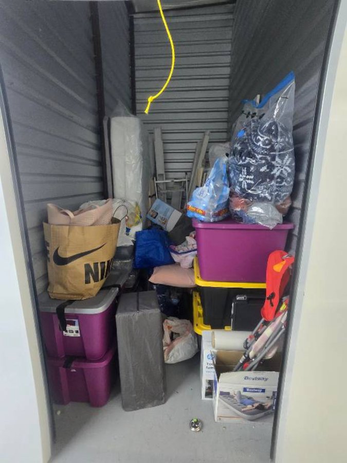 5 x 10 storage unit in Houston, TX