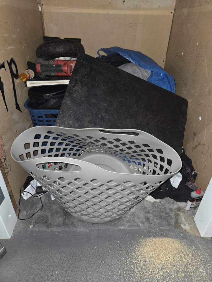3 x 3 storage unit in Hawthorne, CA