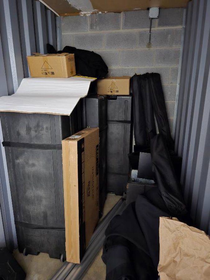 5 x 10 storage unit in Chantilly, VA