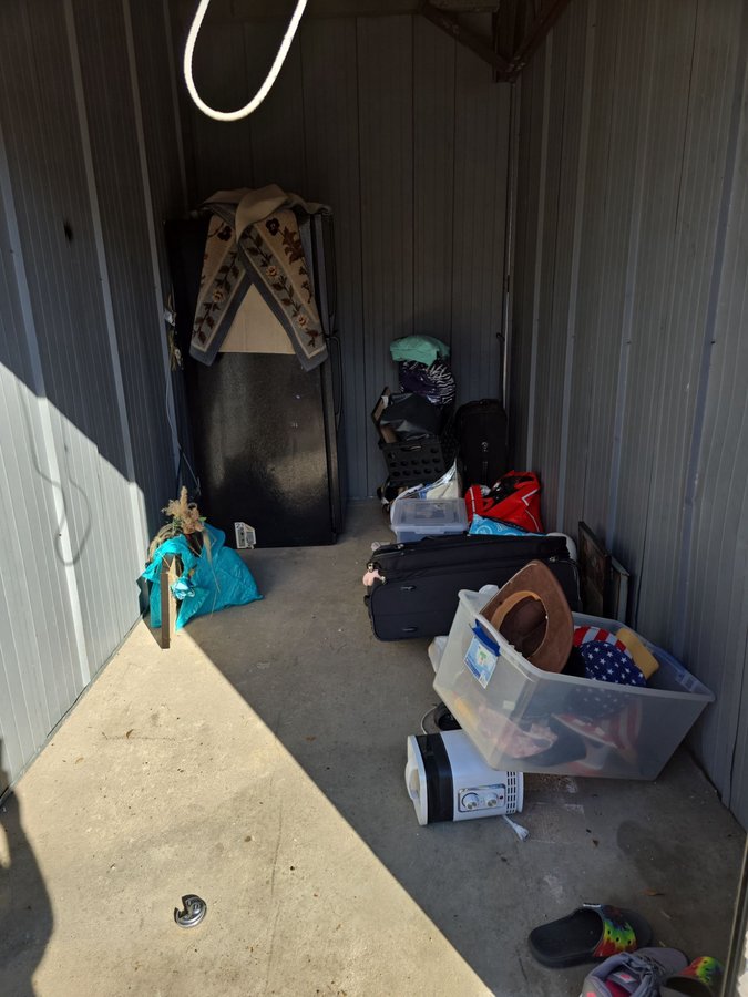 6 x 12 storage unit in Slidell, LA