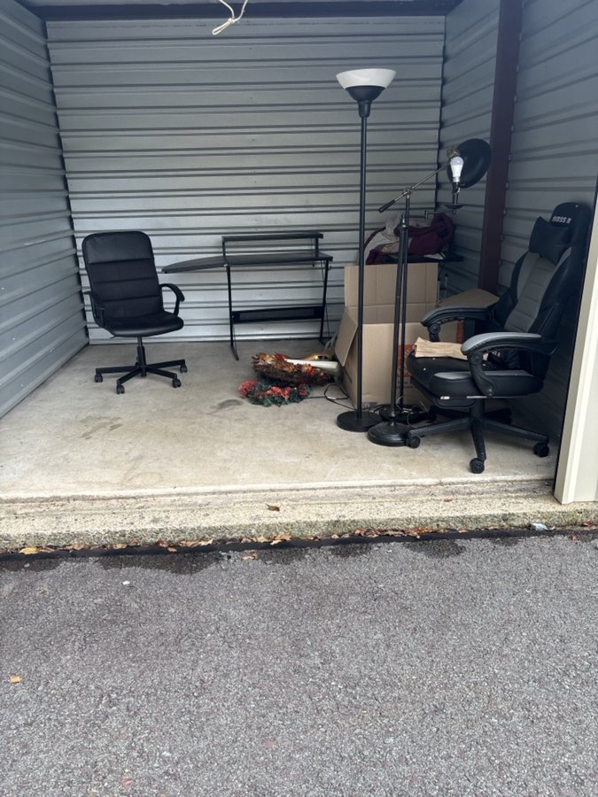 10 x 10 storage unit in Stroudsburg, PA