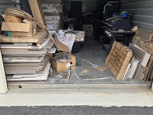 10 x 30 storage unit in Lancaster, CA