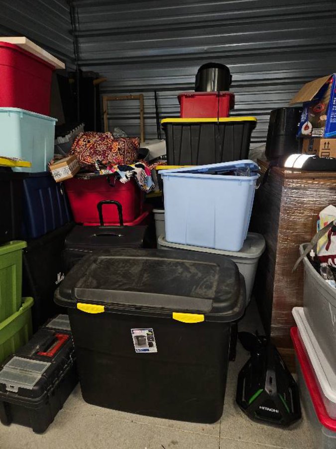10 x 10 storage unit in Indianapolis, IN