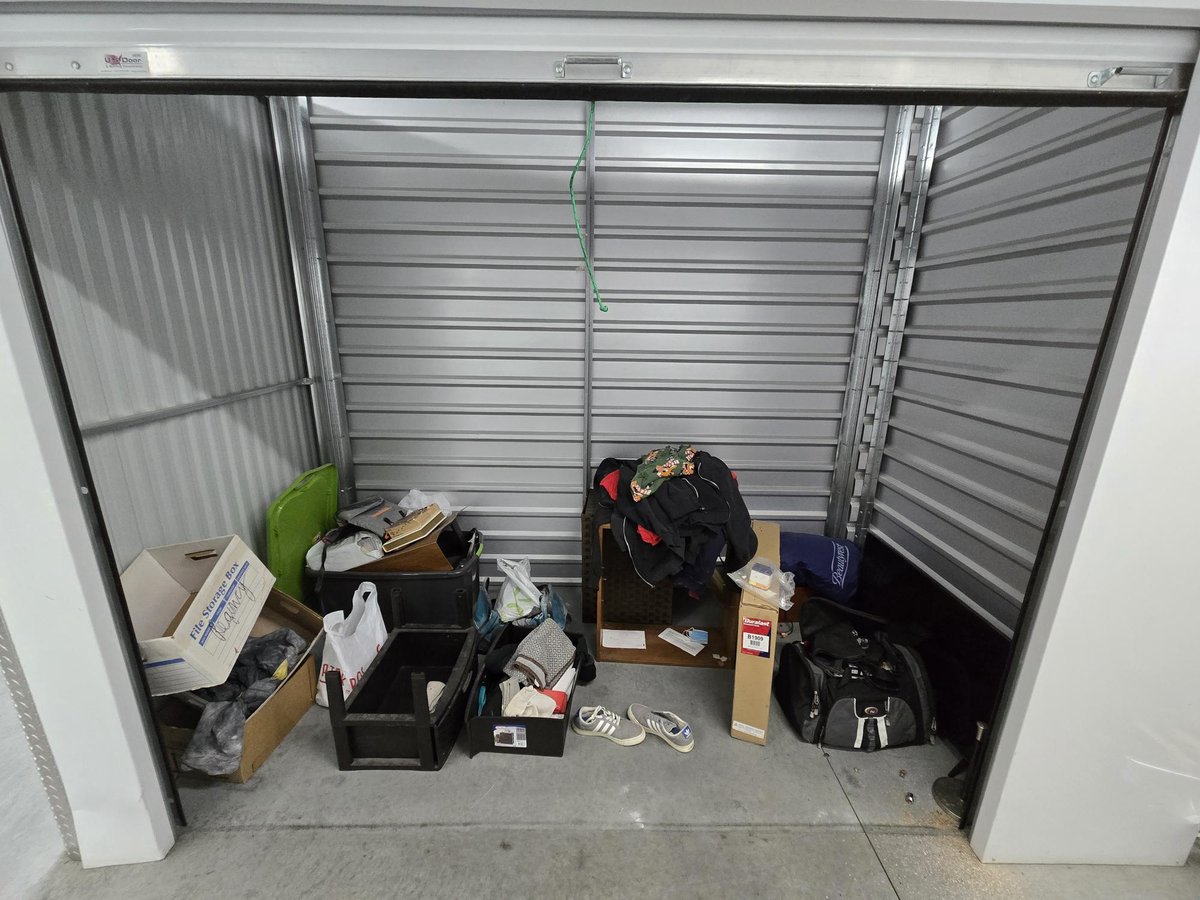 10 x 5 storage unit in Lancaster, CA