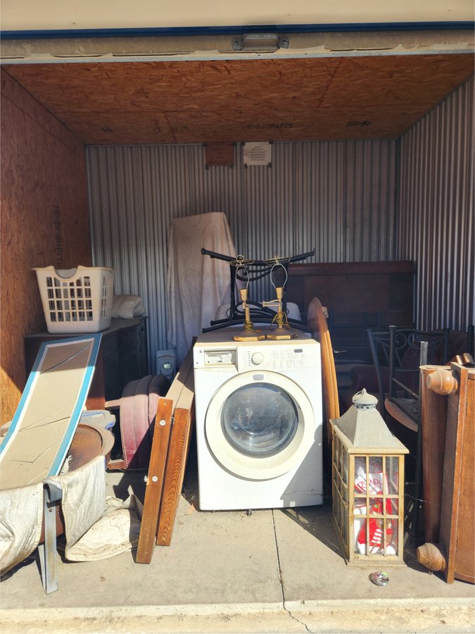 10 x 10 storage unit in Huntsville, AL